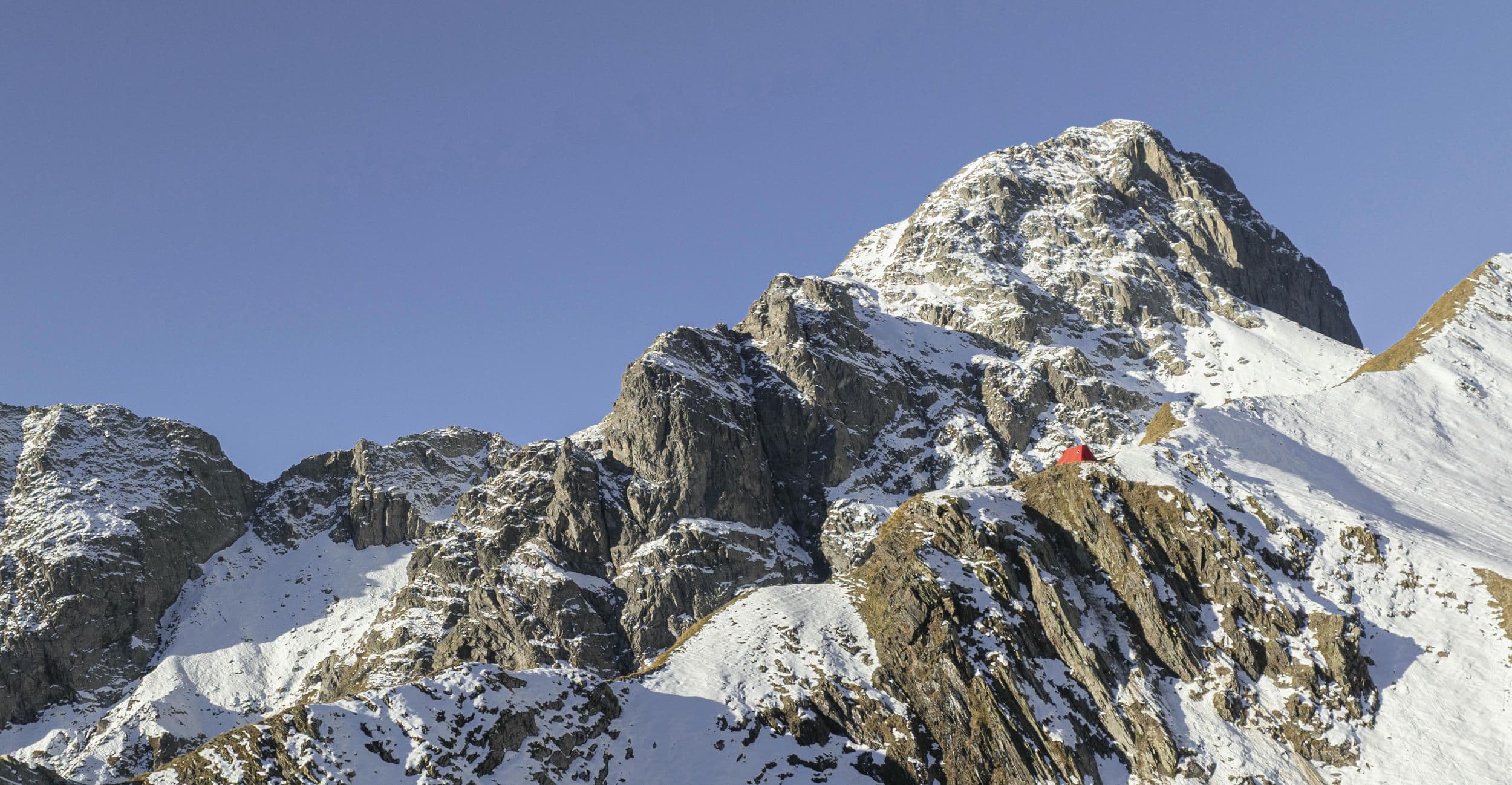 A light refuge in the Orobie Alps