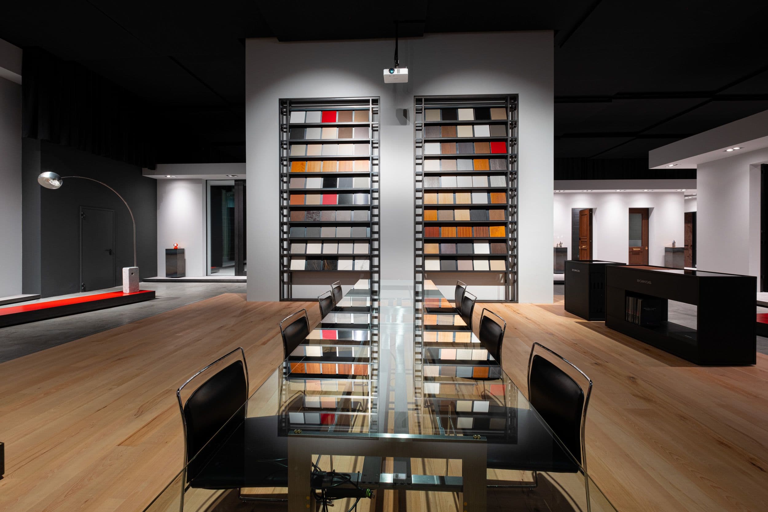 Oikos / An Arsenal and Atelier of made in Italy tradition