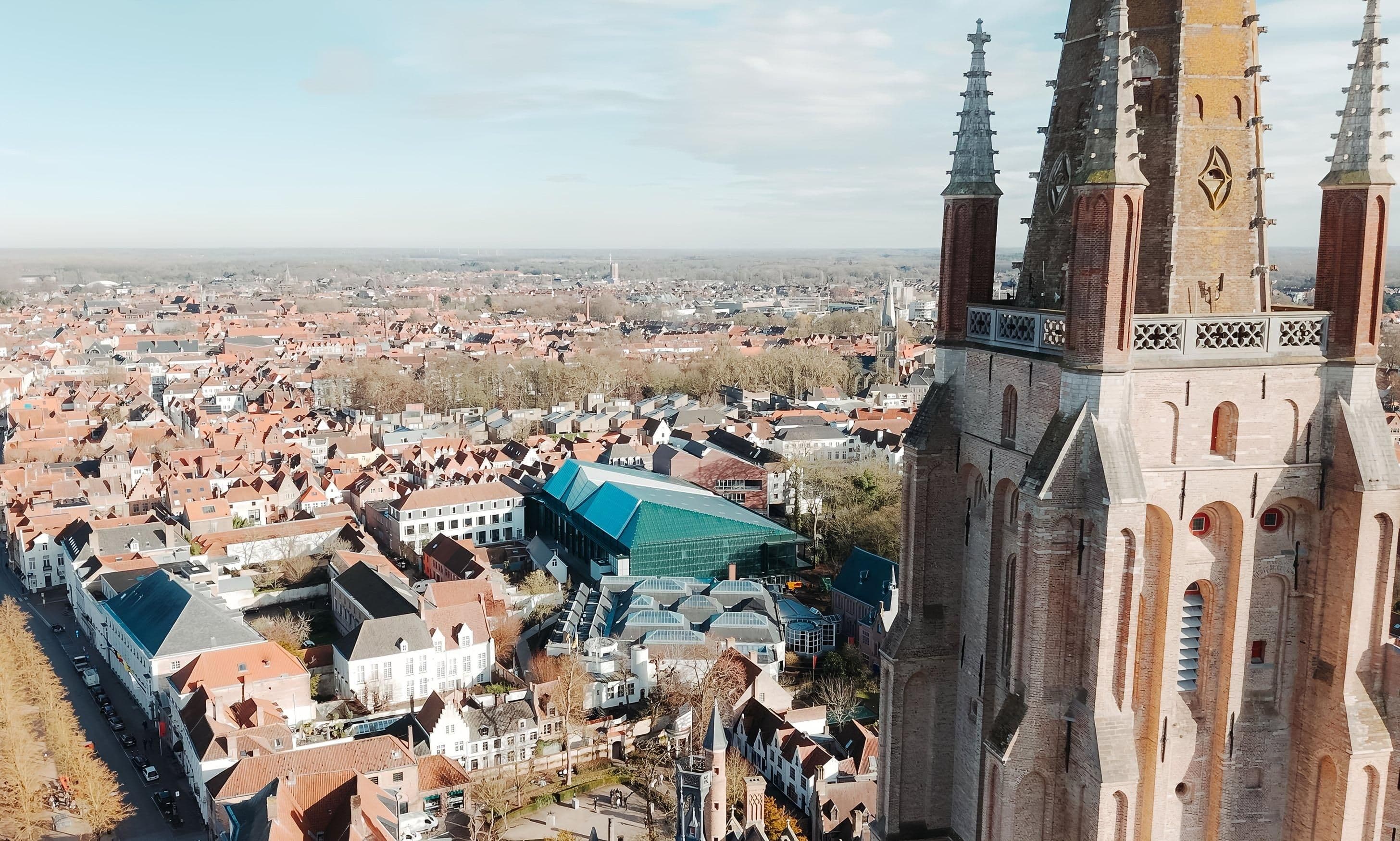 BRUSK: a modernist machine for looking at Bruges