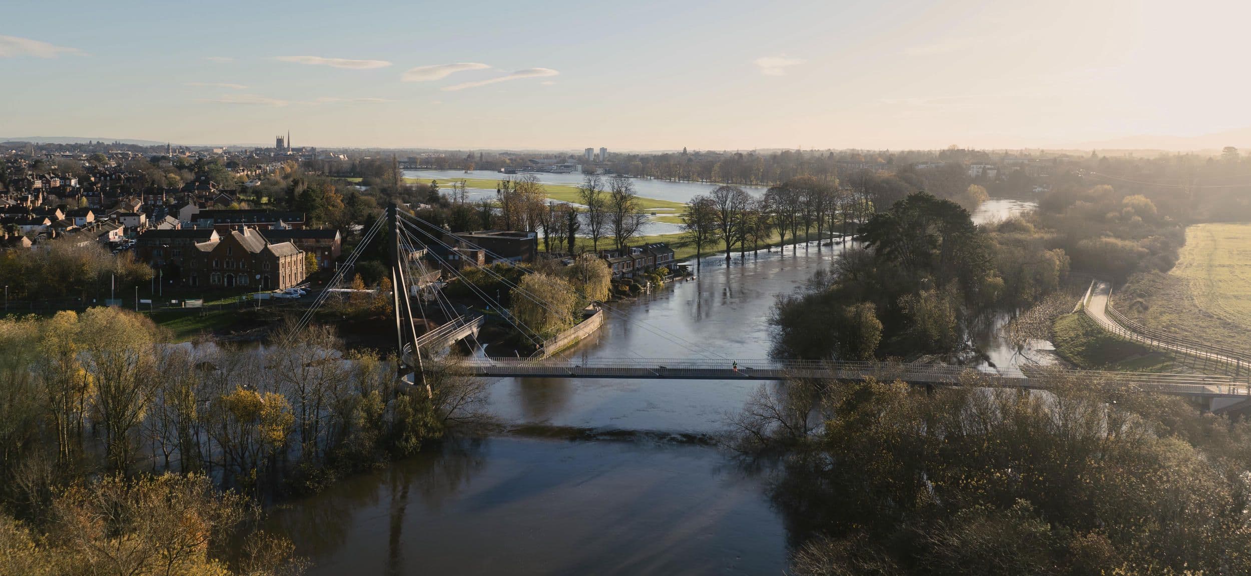 A bridge between city and land