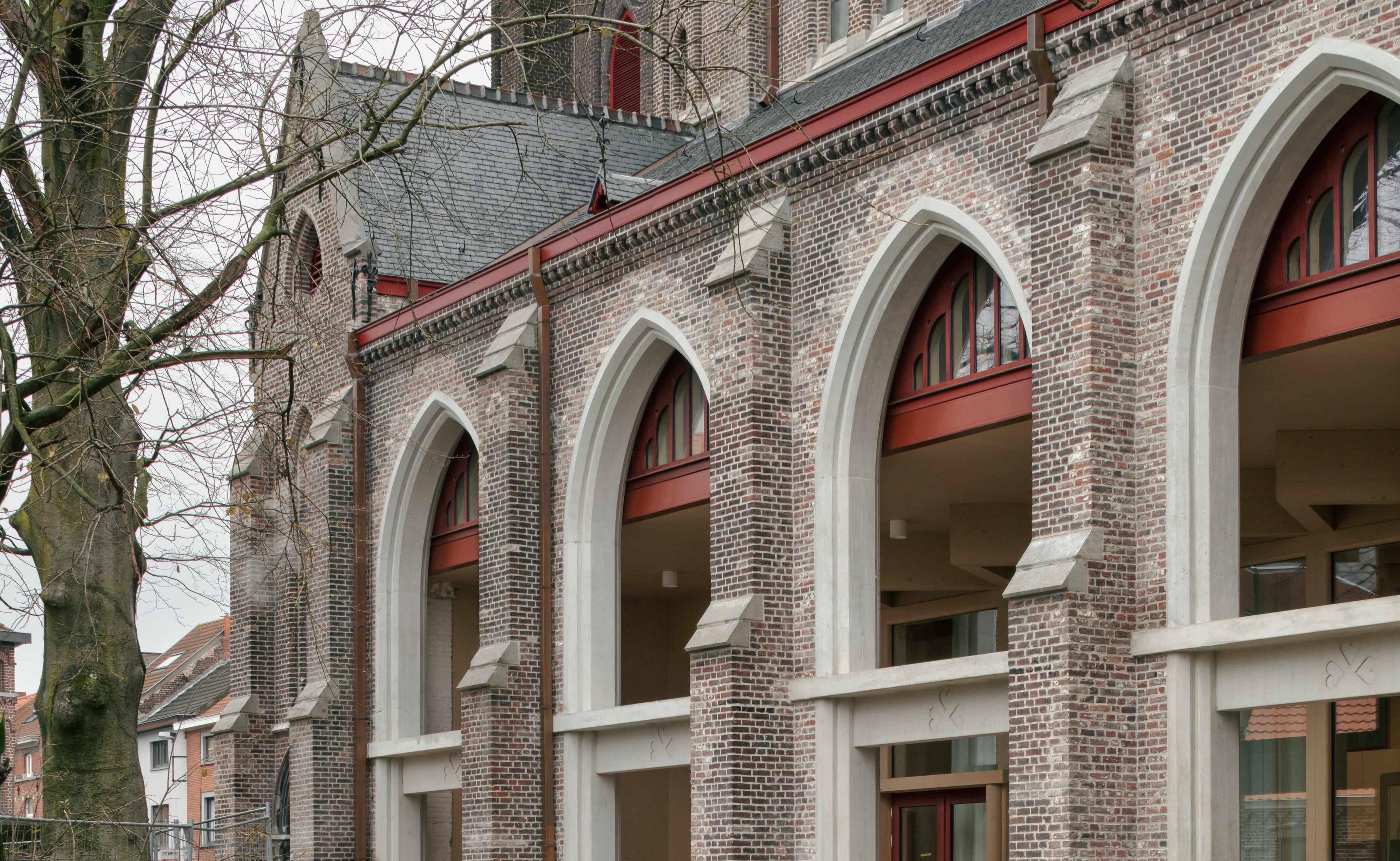 Rethinking religious buildings to reuse cities