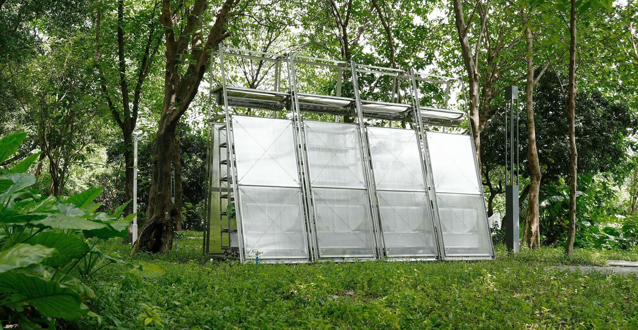 Giardino / Your greenhouse is your kitchen is your living room