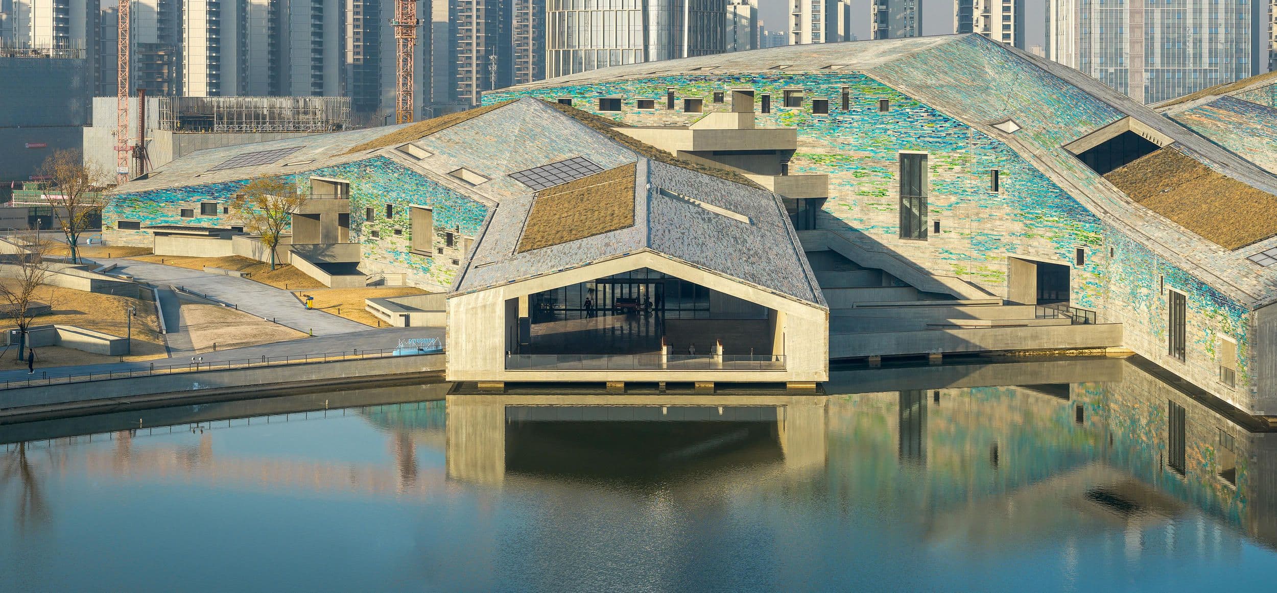 Xi’an Grand Theater: a theater without a center