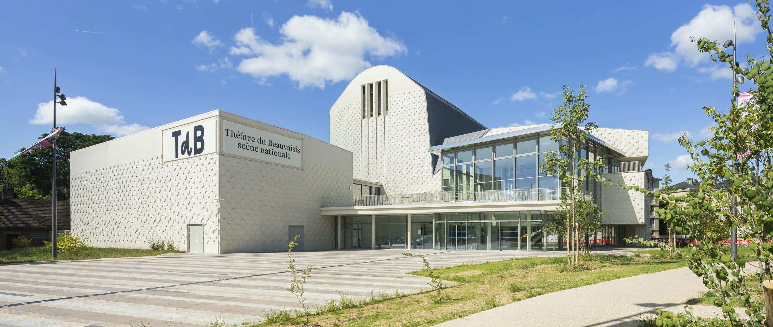 Facciata / Teatro regionale di Beauvaisis di Atelier AJC