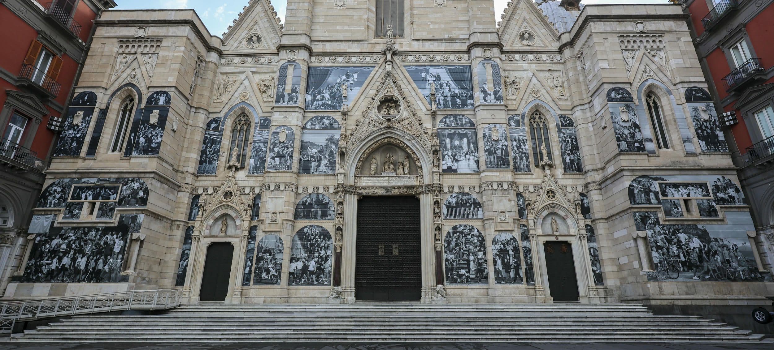 A temporary facade for the Naples cathedral