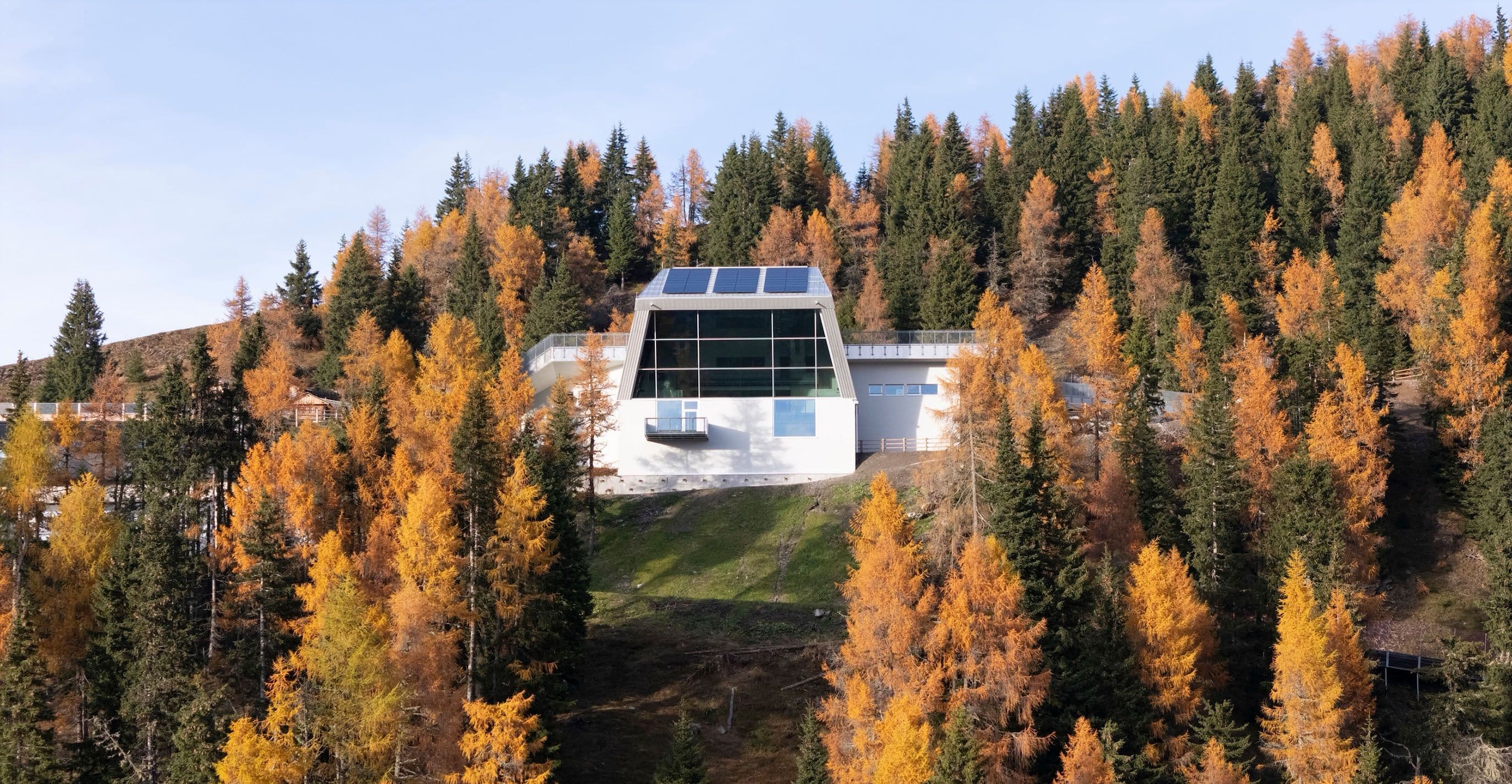 Reinhold Messner haus: infrastruttura e paesaggio