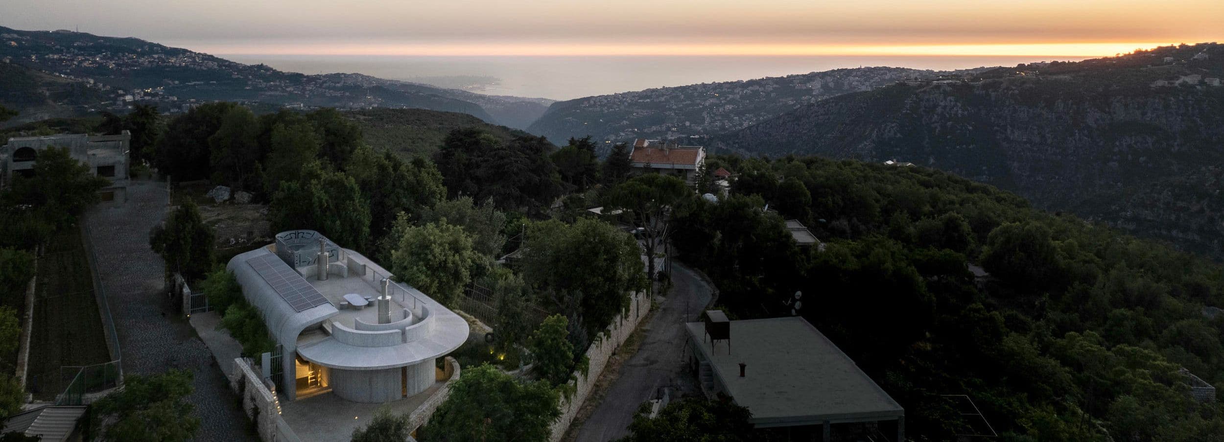 Capsule retreat: eclecticism in concrete form