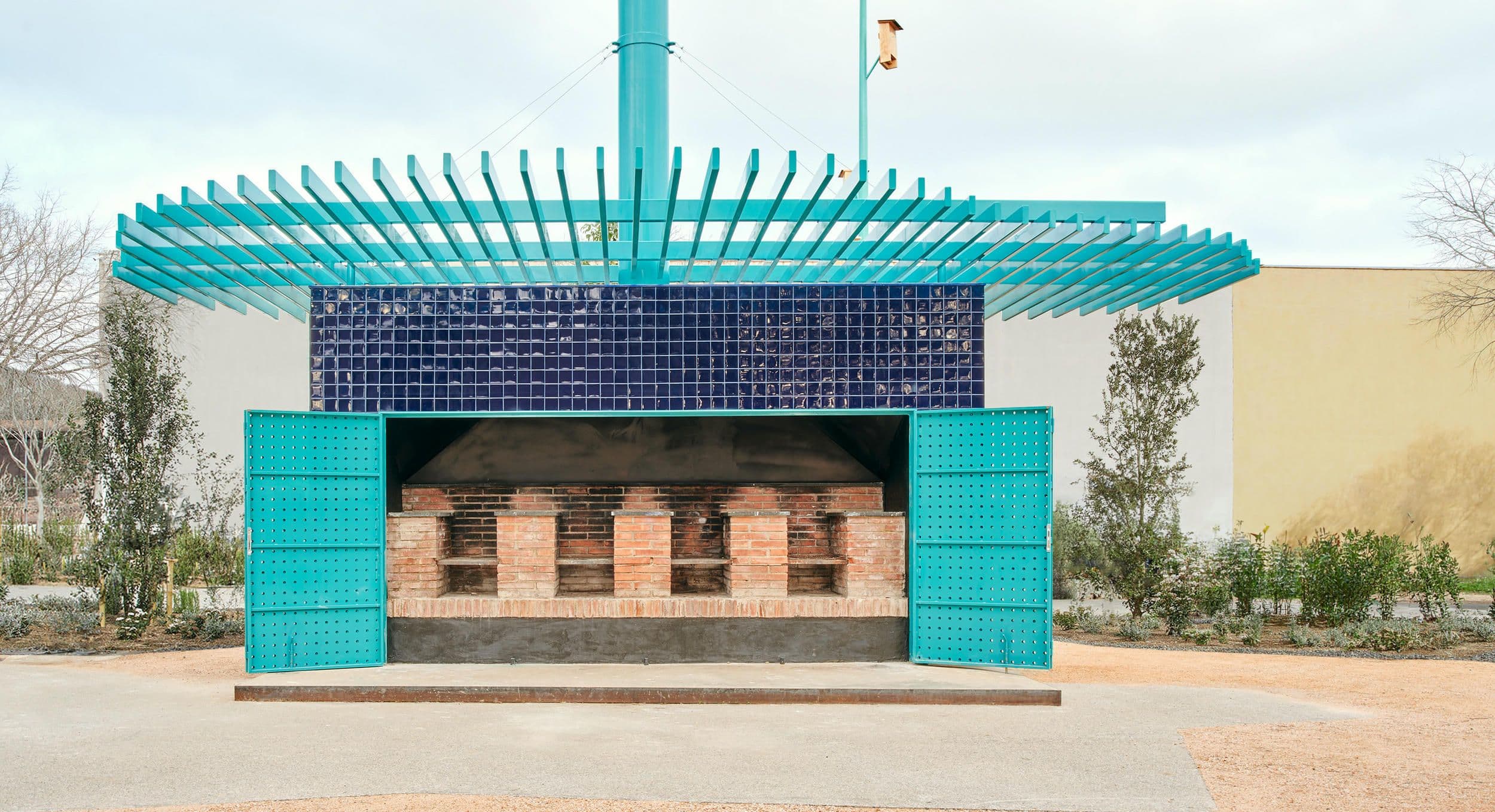 Fireplace / La barbacoa comunal by h3o architects