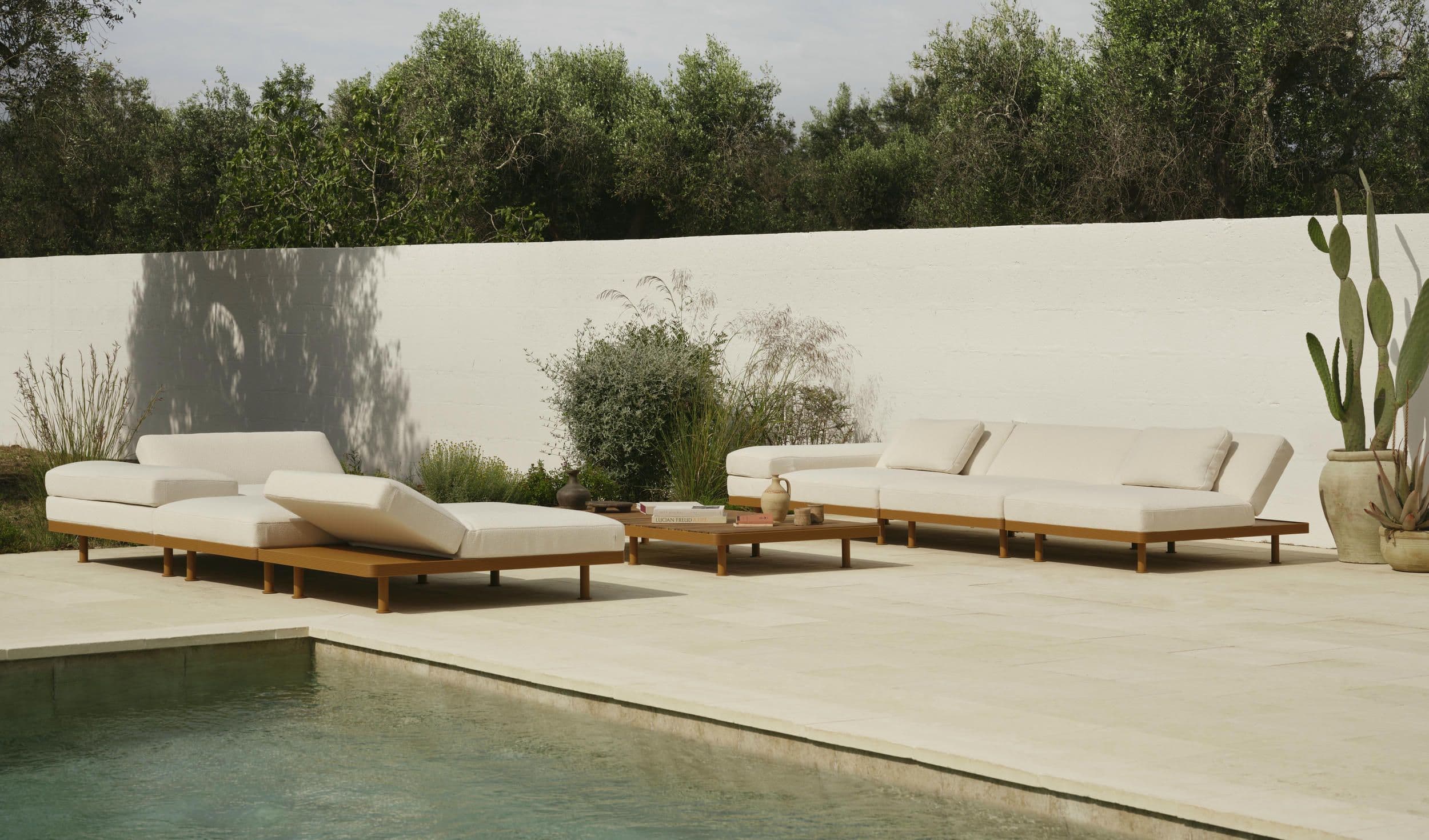 Fast / Aluminum and outdoor